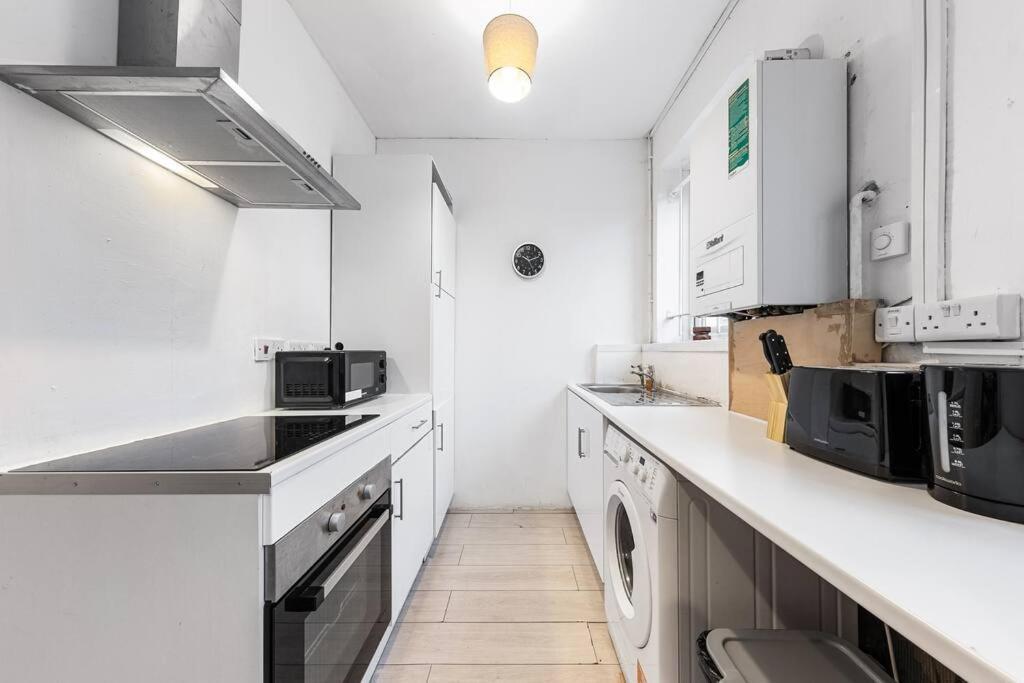 Holiday Home Near Kings Cross Sleep 12 Sp7 London Eksteriør bilde