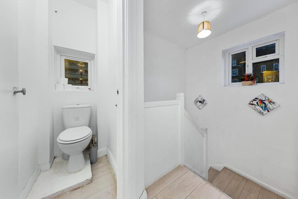 Holiday Home Near Kings Cross Sleep 12 Sp7 London Eksteriør bilde