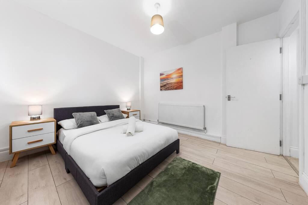 Holiday Home Near Kings Cross Sleep 12 Sp7 London Eksteriør bilde