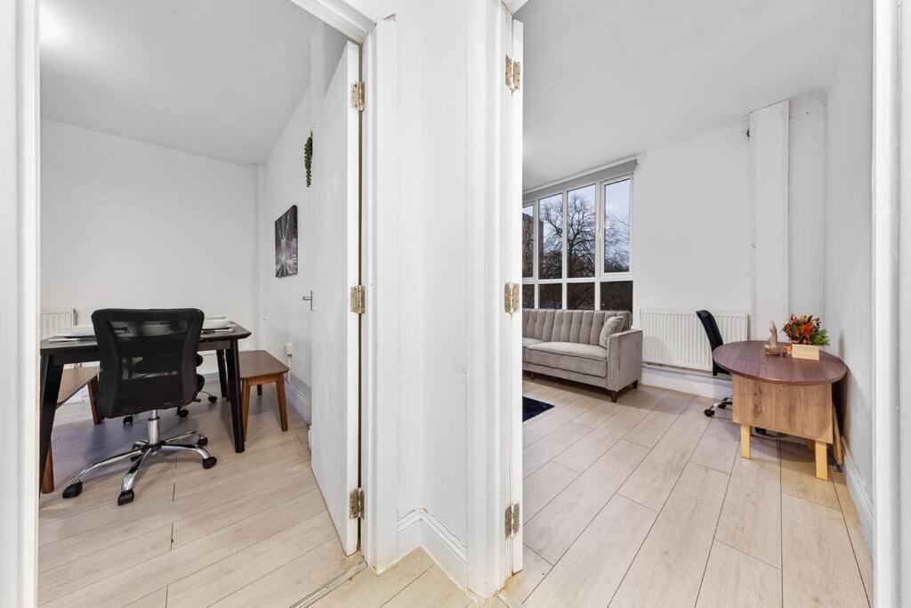 Holiday Home Near Kings Cross Sleep 12 Sp7 London Eksteriør bilde