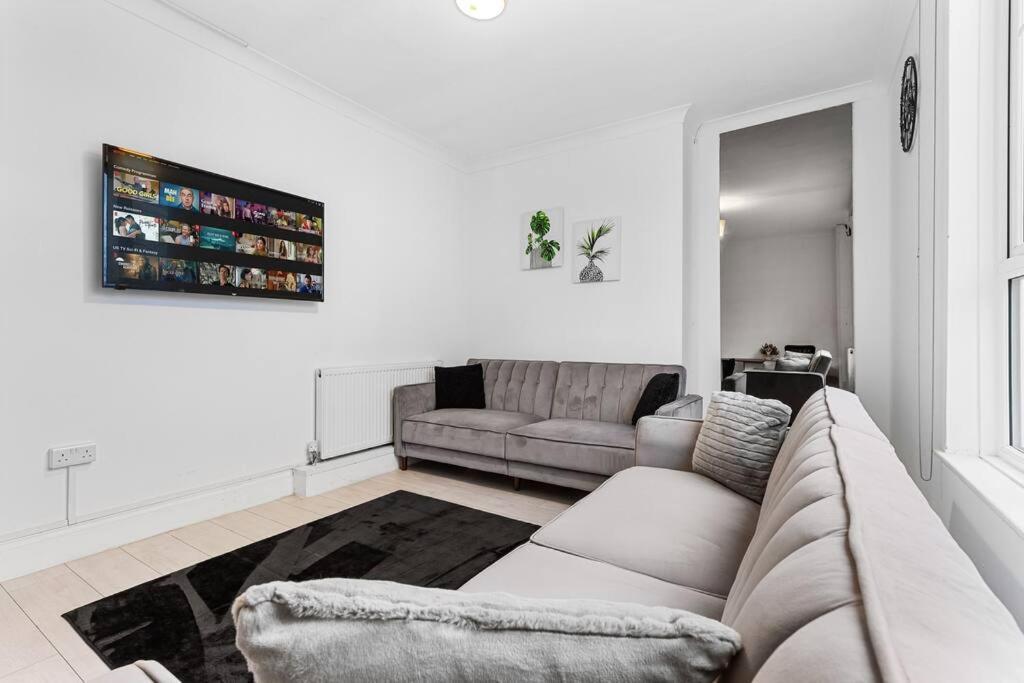 Holiday Home Near Kings Cross Sleep 12 Sp7 London Eksteriør bilde