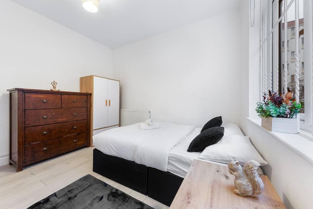 Holiday Home Near Kings Cross Sleep 12 Sp7 London Eksteriør bilde