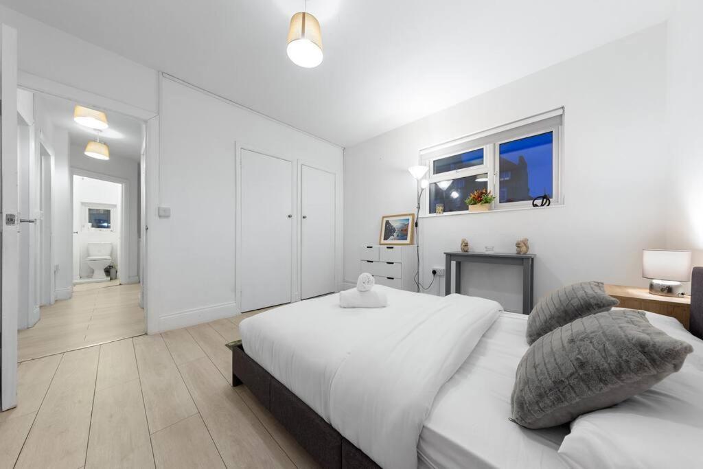Holiday Home Near Kings Cross Sleep 12 Sp7 London Eksteriør bilde