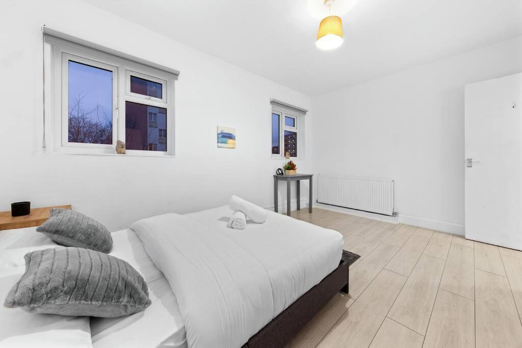 Holiday Home Near Kings Cross Sleep 12 Sp7 London Eksteriør bilde