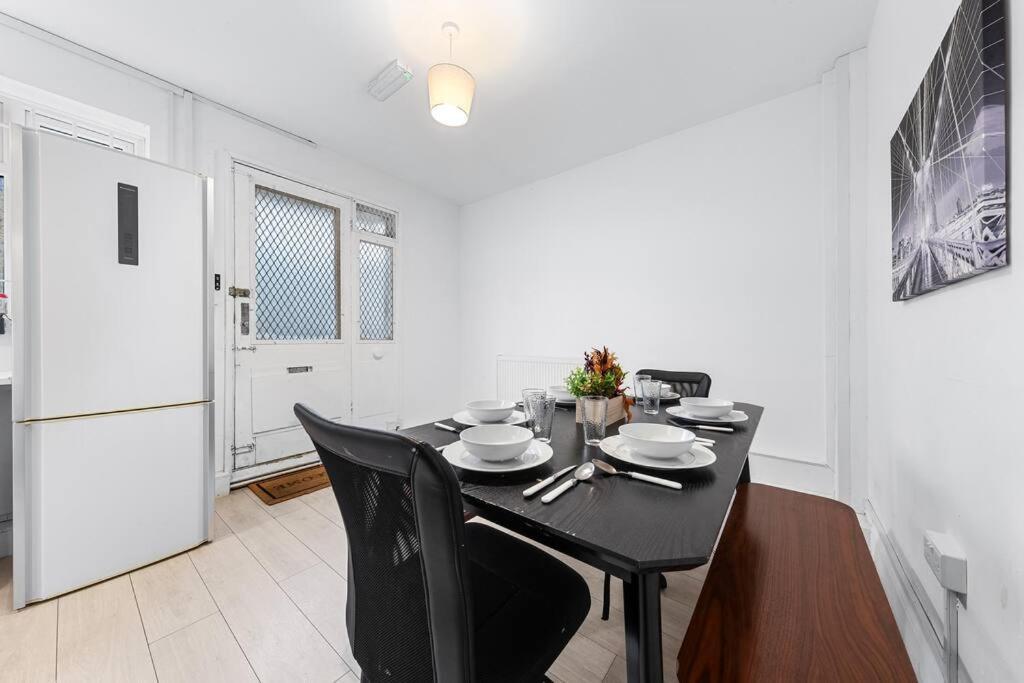 Holiday Home Near Kings Cross Sleep 12 Sp7 London Eksteriør bilde
