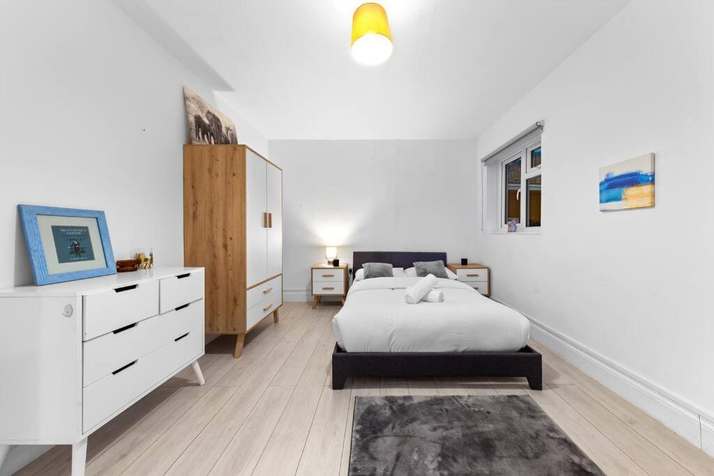 Holiday Home Near Kings Cross Sleep 12 Sp7 London Eksteriør bilde
