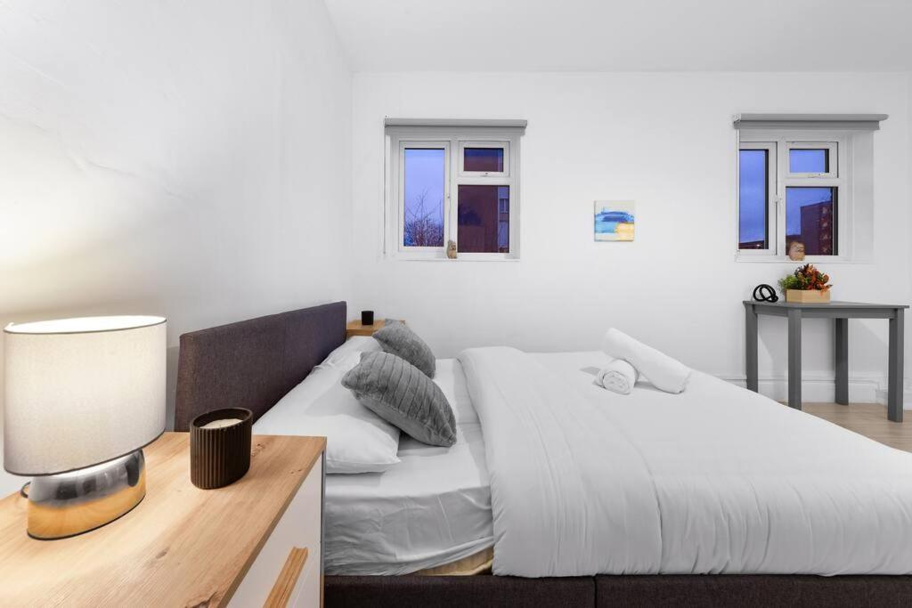 Holiday Home Near Kings Cross Sleep 12 Sp7 London Eksteriør bilde