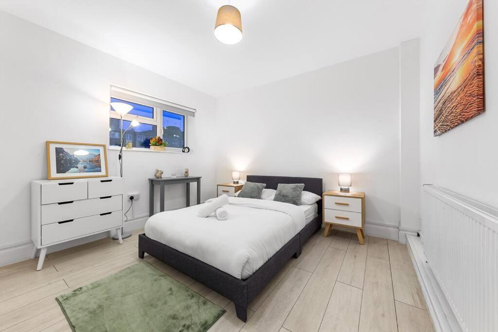 Holiday Home Near Kings Cross Sleep 12 Sp7 London Eksteriør bilde