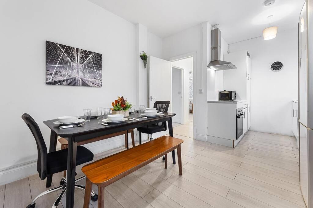 Holiday Home Near Kings Cross Sleep 12 Sp7 London Eksteriør bilde